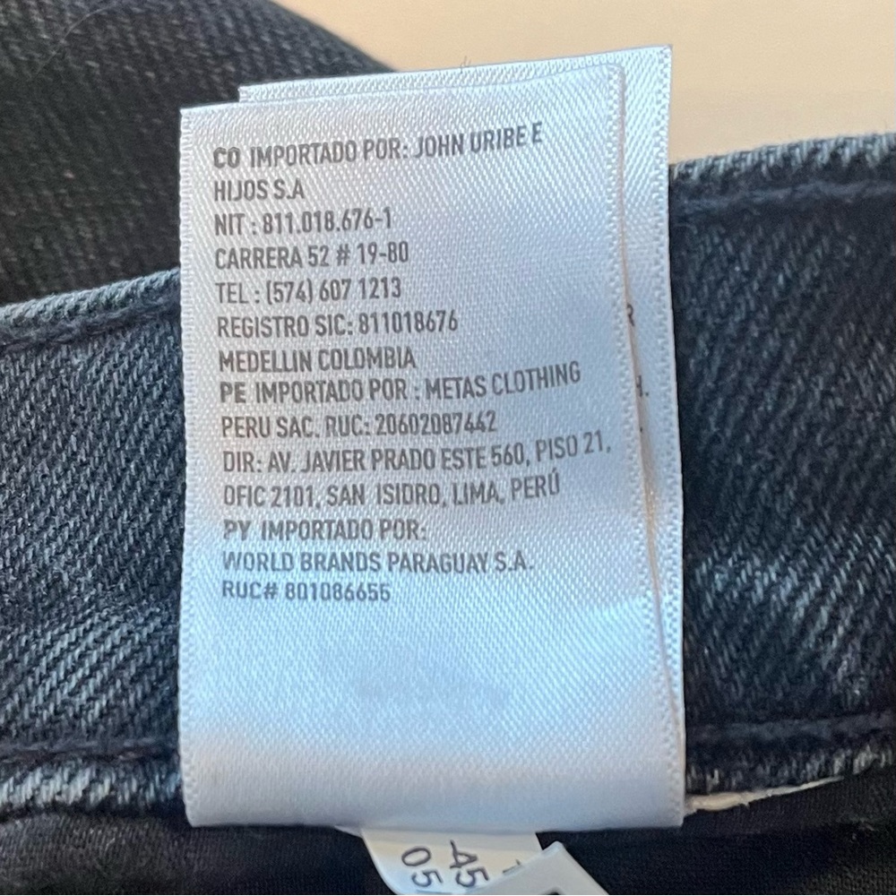 American Eagle Women's Black Skinny Jeans Size 4
Mid Rise - Picture 7 of 7